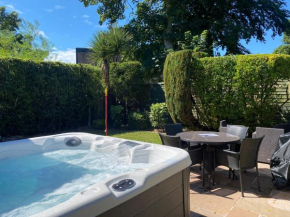 Kirkham House with Hot tub and Pool Table